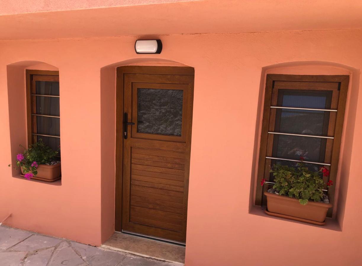 Solo Traveler Apartment Ermoupoli Luaran gambar
