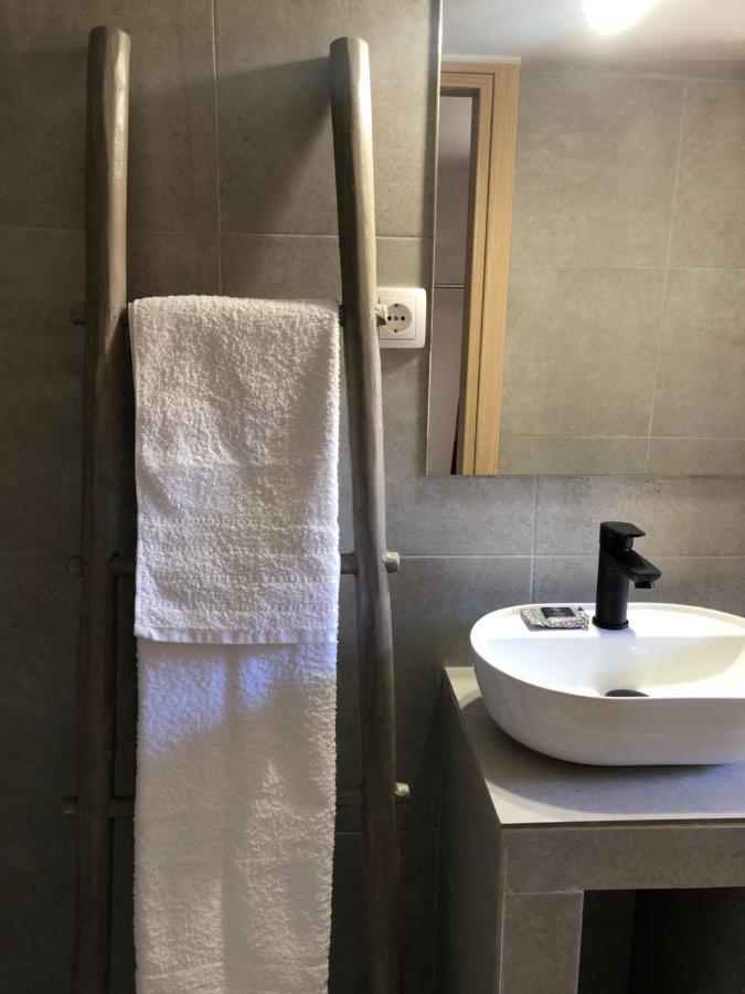 Solo Traveler Apartment Ermoupoli Luaran gambar