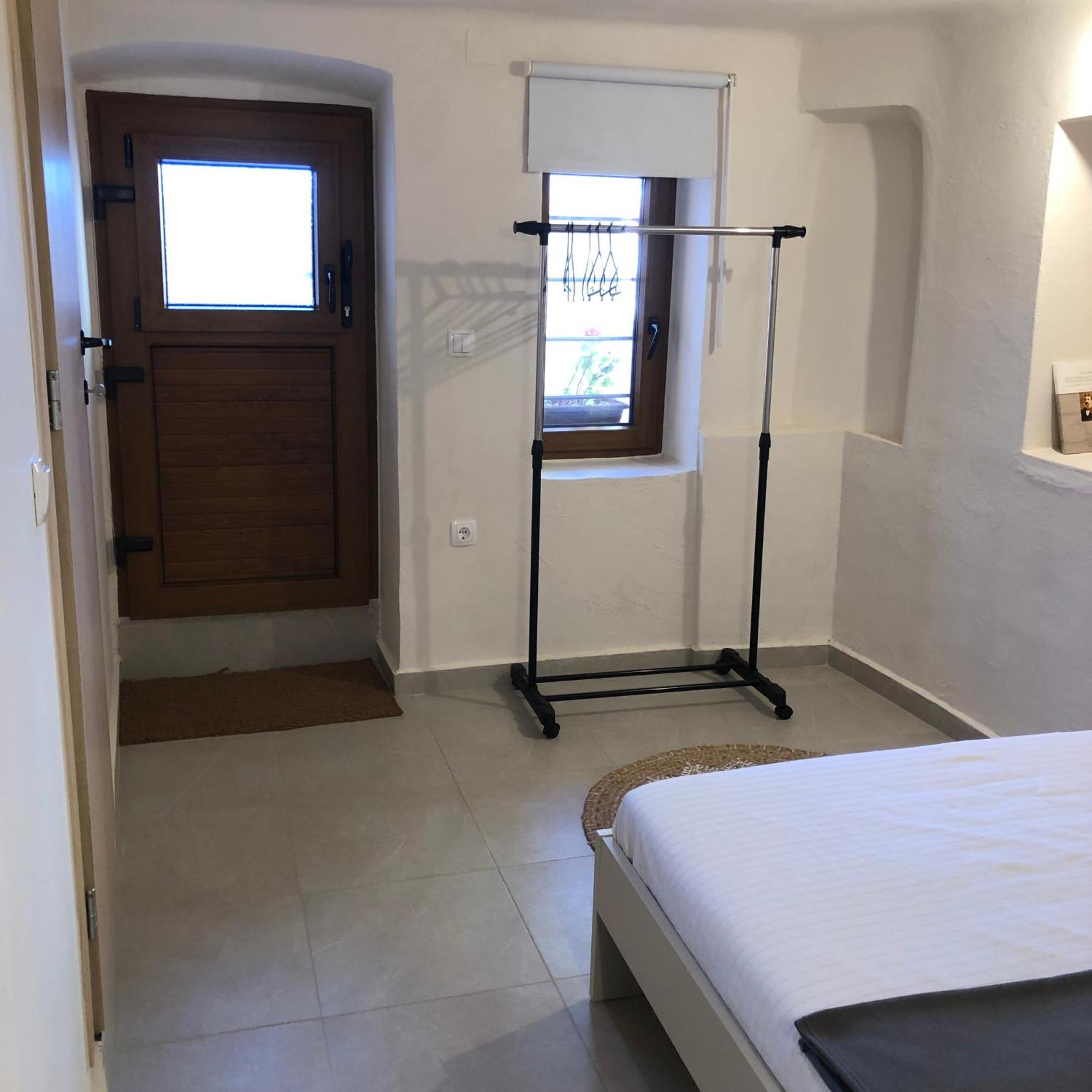 Solo Traveler Apartment Ermoupoli Luaran gambar